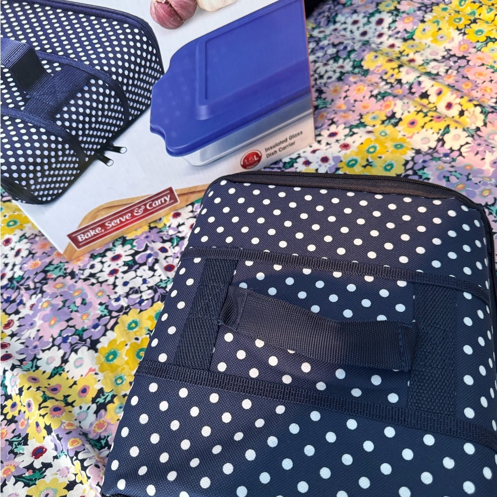 Polka Dot Insulated Casserole Carrier